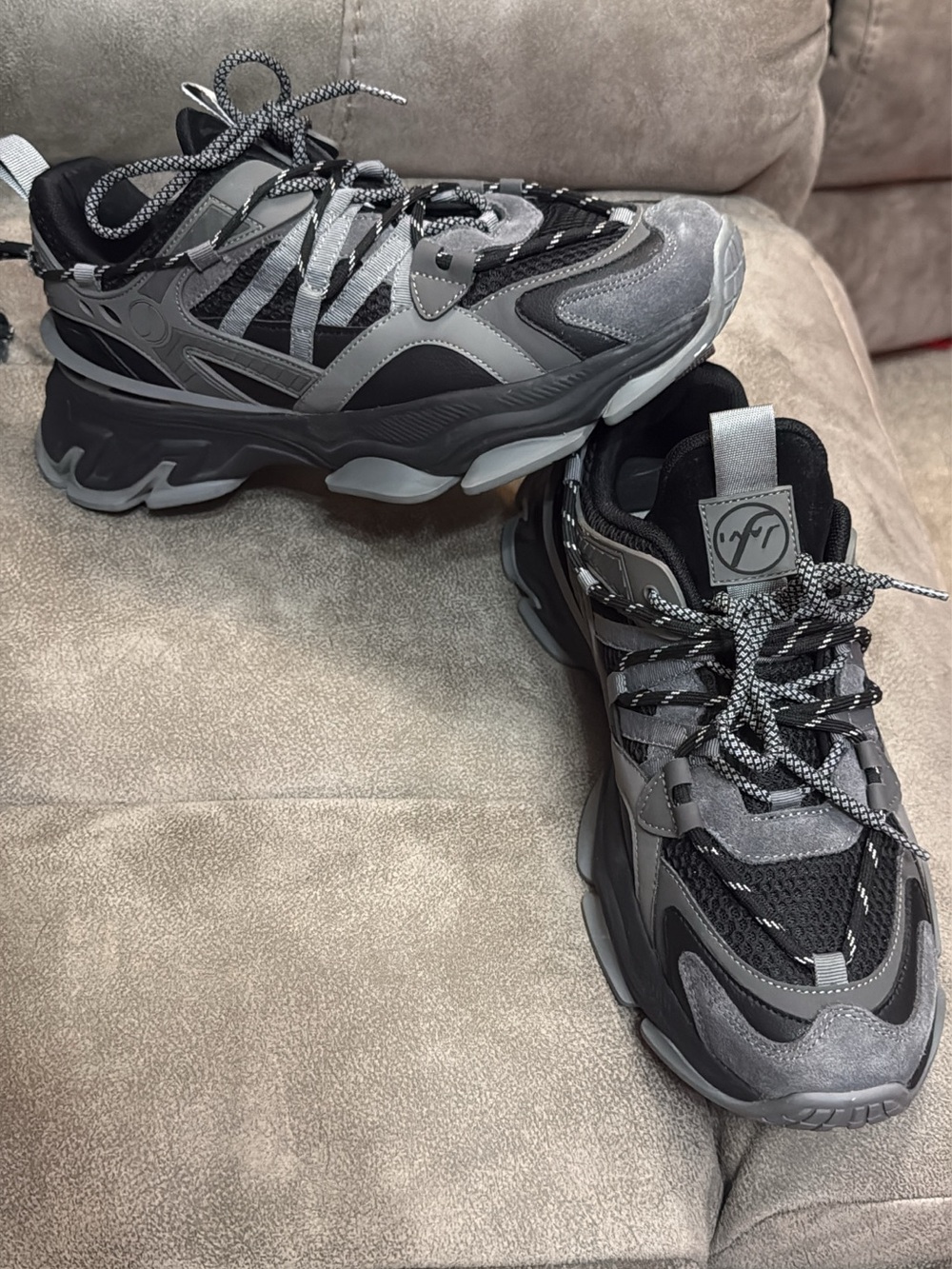 Men's Gray Layered Chunky Sneakers - Sleek Athletic Style